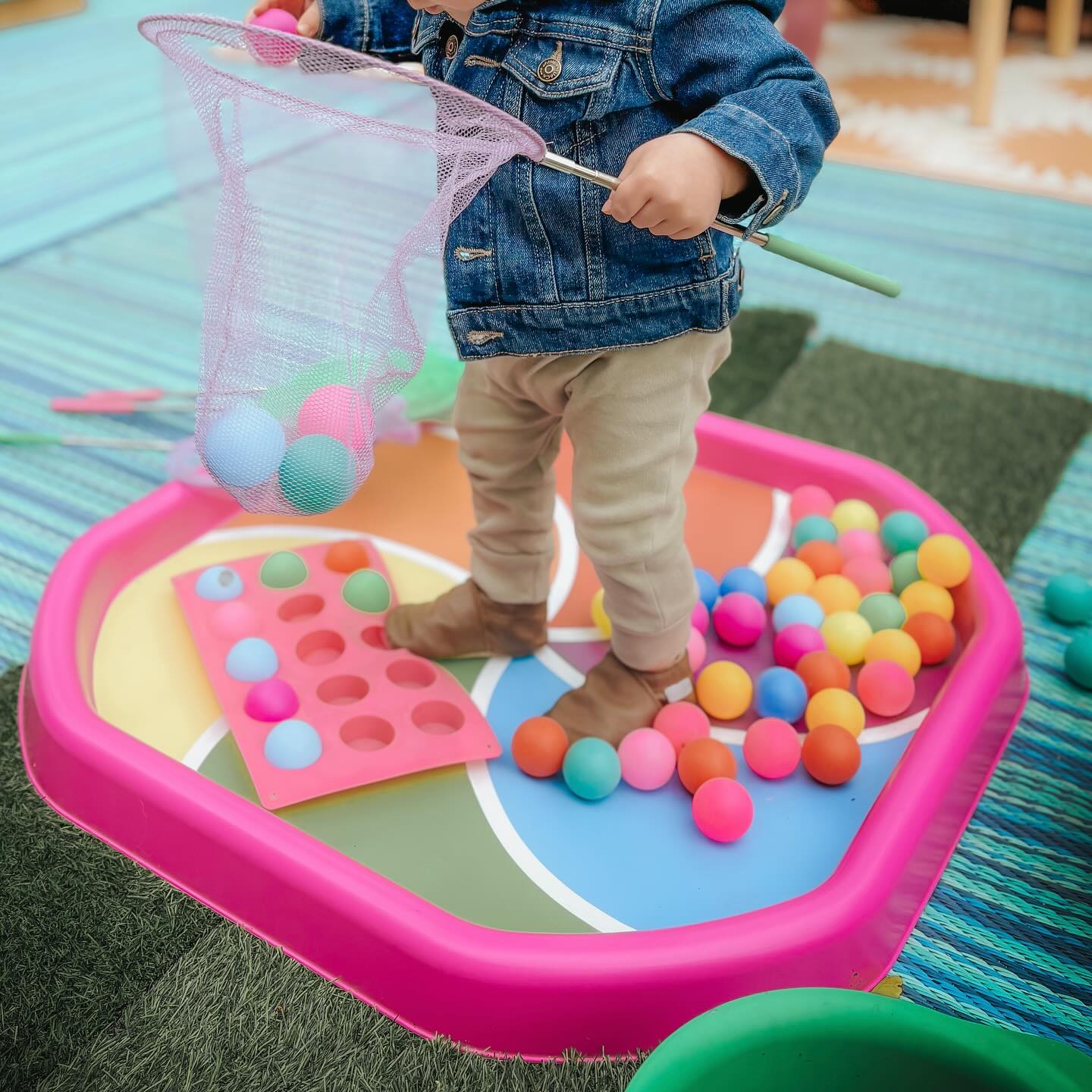 Tuff Tray Color Wheel Insert